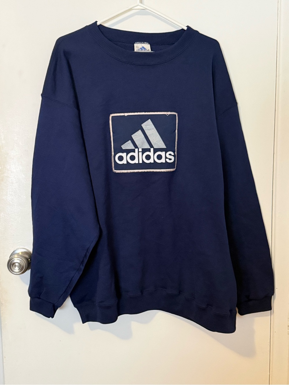 Vintage adidas Men's Navy Blue Logo Sweatshirt